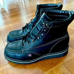 Thorogood Midnight Series 6” Black Moc Toe, Size 9